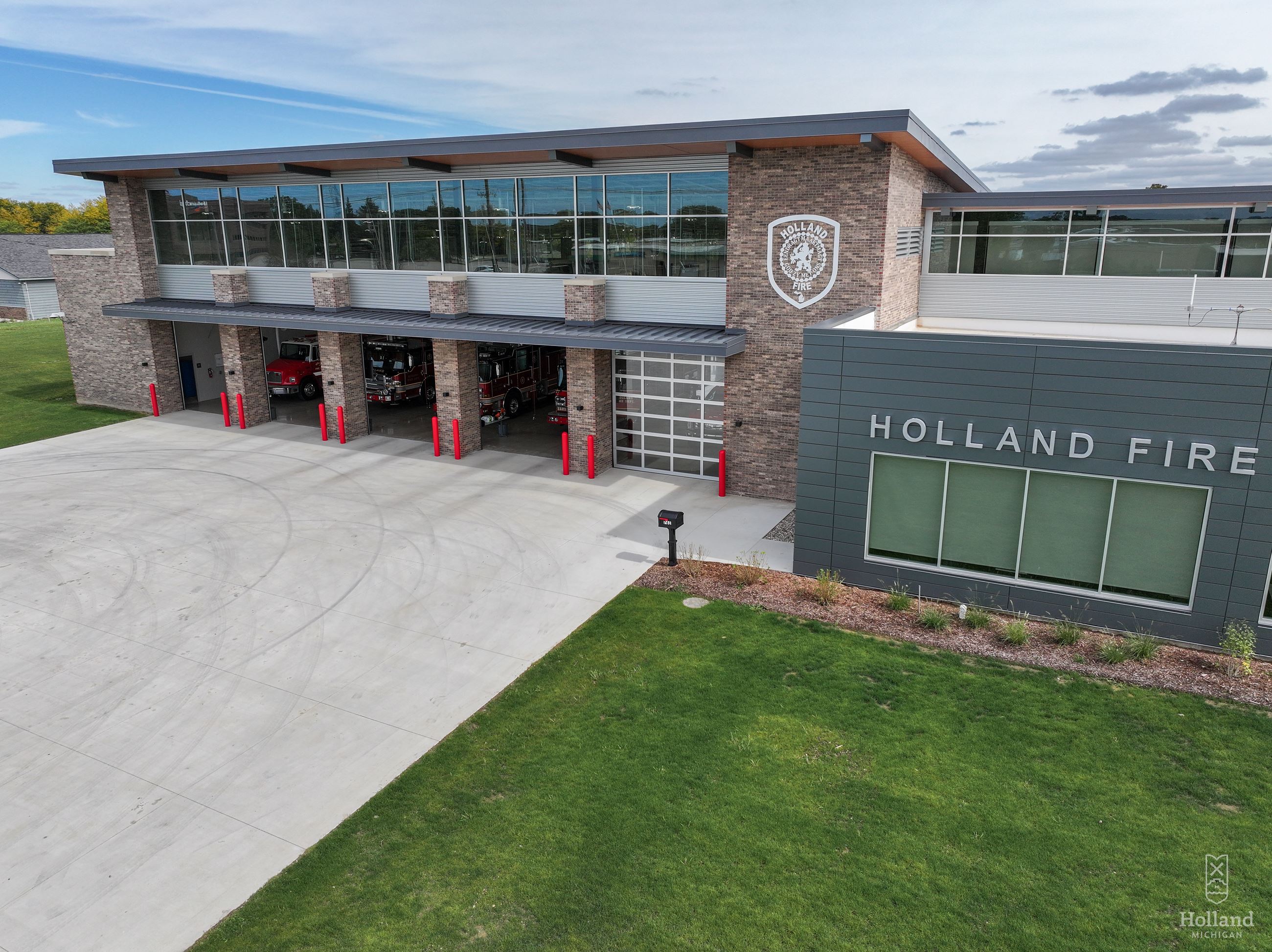 Fire station with 4 bays open