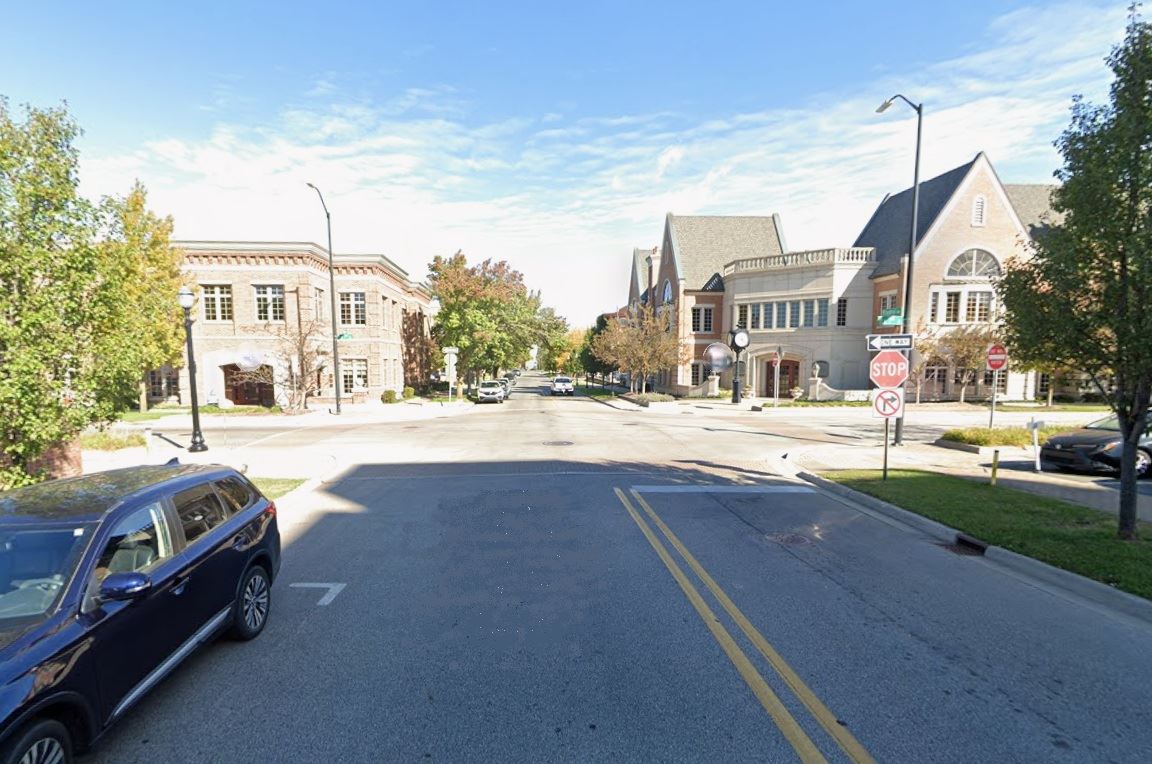 Picture of the intersection looking North on Central